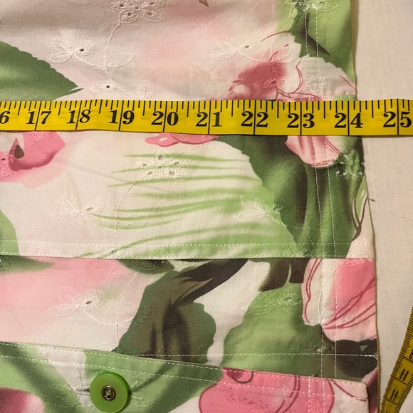 Cropped flowered spring jacket by Allison Daley. Size 8. polyester. - Picture 6 of 7